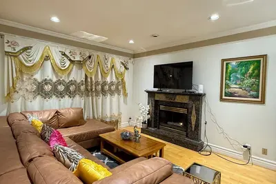 Image de Elegant & Spacious 4-Bedroom by Fraser River