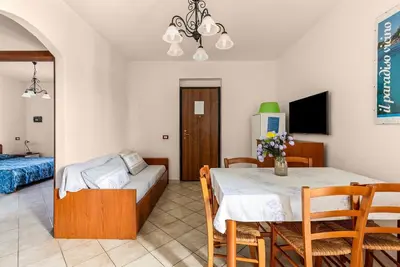 Image de Appartement avec jardin partagé près de la mer