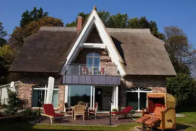 Image de Relaxing vacation in a quiet location with many extras - Haus Boddenresidenz