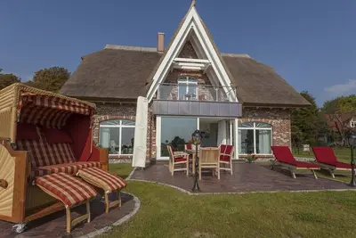 Image de Relaxing vacation in a quiet location with many extras - Haus Boddenresidenz