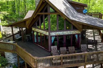 Image de Lakeview Cabin with Large Private Deck in Topton, North Carolina