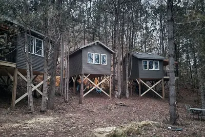 Image de Off-Grid Tree Houses Great for Groups Getaways in Minnesota
