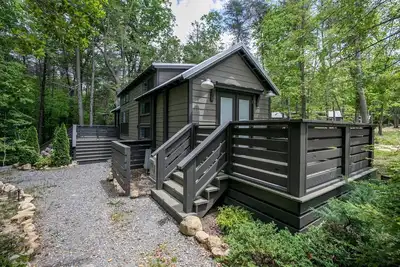 Image de Stunning Cottage Nestled Amidst Trees with Fire Pit in Monteagle, Tennessee