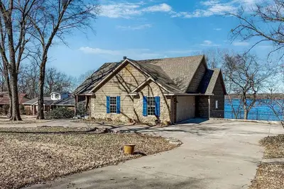 Image de Luxurious Lakefront Home with Private Dock near Wolf Creek Marina, Oklahoma