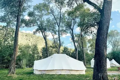 Image de Stunning Safari Tent Rental on the Pecos River, for Great Glamping Getaways in New Mexico