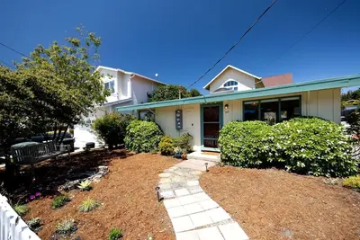 Image de Private Cottage Along the Northern California Coast in El Granada, Perfect for an Oceanfront Escape