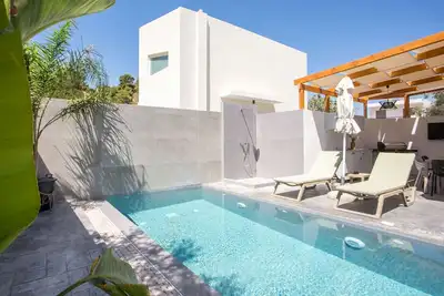 Image de Anasa Villa- a wondeful 2 bedroom villa close to the beach.