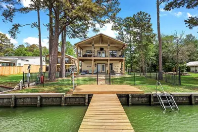 Image de Incredible Lakefront Vacation Rental with Spectacular Sunset Views for an Unforgettable Family Vacation in Livingston, Texas