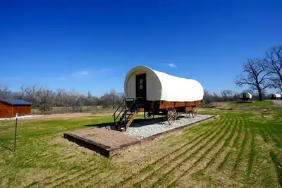 Image de Gorgeous Caravan with Barbecue and Stunning Countryside Sights in Chilton, Texas