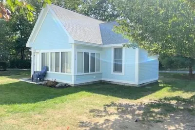 Image de Summer Village fully furnished 2 Br cottage, heated pools, wifi