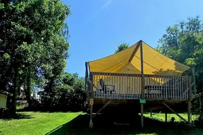 Image de Beautiful Tented Cabin Nestled Amidst Trees with Incredible Hiking Trails Near in Logan, Ohio