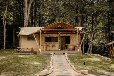 Image de Incredible Safari Tent Perfect for Family Getaways in Erwin, Tennessee
