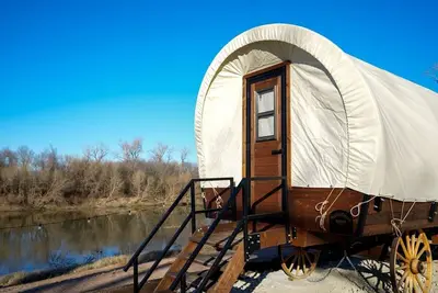 Image de Charming Caravan with Barbecue and River Sights in Chilton, Texas