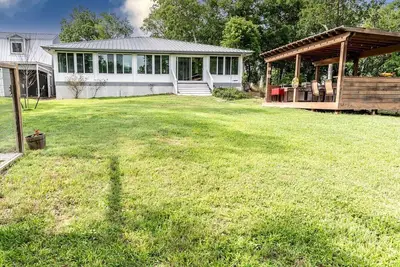 Image de Pet-Friendly Cabin on the Banks of the Colorado River in Bastrop, Tx