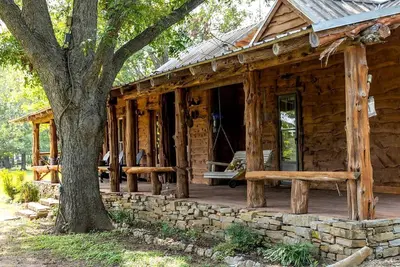 Image de Charming Cabin Oasis on Lake Bridgeport: Glamping in Texas Hill Country