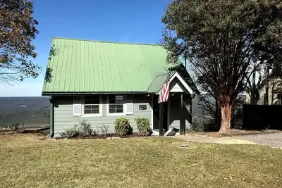 Image de Magnific Secluded Cabin with Hot-tub in Mentone, Alabama