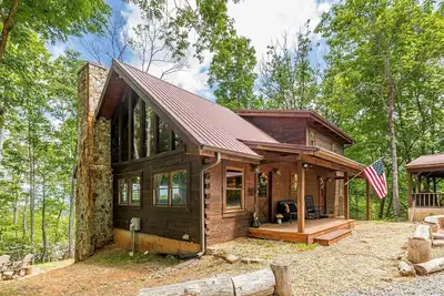 Image de Gorgeous Cabin with Hot-tub and Fire Pit in Clarkesville, Georgia