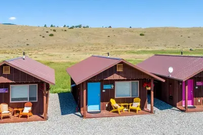 Image de Wonderful Tiny Cabin with Incredible Amenities and Stunning Views in Emigrant, Montana