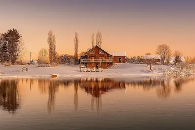 Image de Secluded Lakefront Cabin with Games in Athens, Wisconsin
