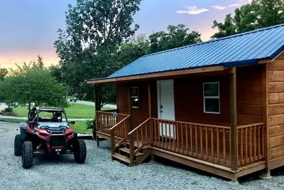 Image de Glorious Rustic Wooden Cabin in Jamestown, Tennessee