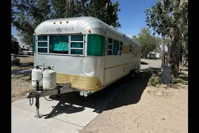 Image de Couples Retreat it this Cute Airstream in Idaho