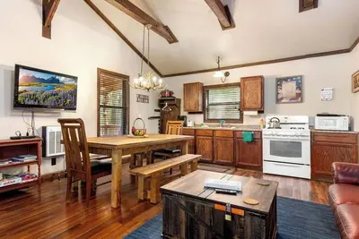 Image de Wonderful Rustic Cabin with Barbecue in Miami, Oklahoma