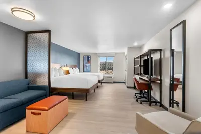 Image de Family-Friendly Suite with Kitchen, Gym Access, and Near Attractions