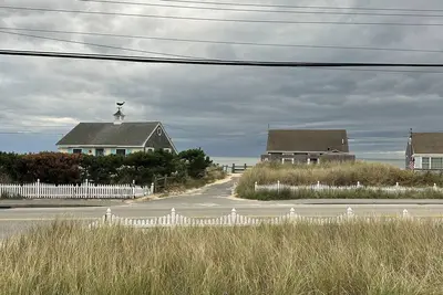 Image de Charming 2-bedroom cottage in Dennis Port. 50 paces from the beach!