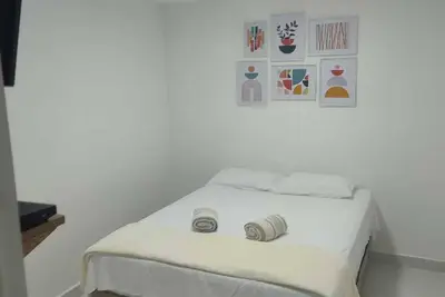 Image de Comfortable apartment steps from 70th and stadium subway station