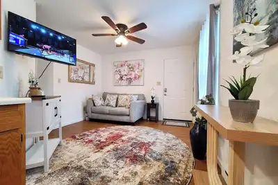 Image de Modern  2br Apt near University & Downtown