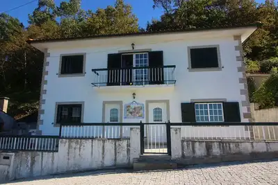 Image de Maison à Geres avec vue