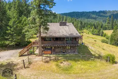 Image de Cozy Secluded 5-bedroom cabin in Harrison