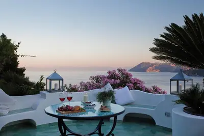 Image de Posidonia - Sept Chambres Villa, Couchages 14