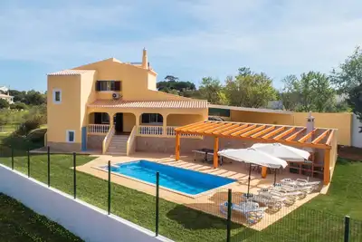 Image de Casa Carmo : Villa avec piscine, billard et ping-pong près de Carvoeiro
