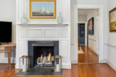 Image de Historic Downtown Luxury • Usna • Waterfront