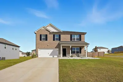 Image de Spacious 4-Bedroom Home Near Atlanta Motor Speedway & Tanger Outlets