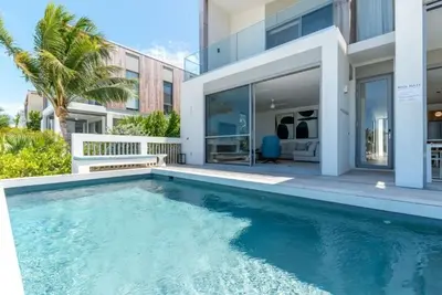 Image de Turks Fun Getaway | Snorkel, Sail & Marina Access Stay | Pool & Beach Oasis