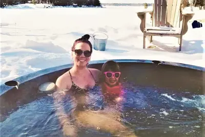 Image de Lakeside Memories Await at Trenanthia's \"The Og\"