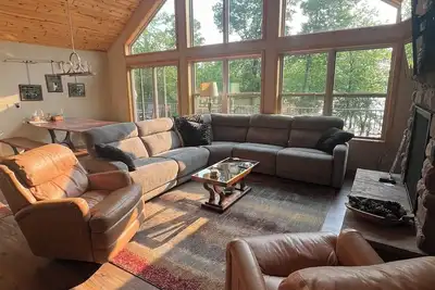 Image de Lakefront home and Snowmobile paradise near Danbury Wisconsin. Eagle Point Cabin