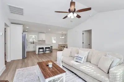 Image de The Modern Getaway, 3-bedroom house in Kannapolis ✨