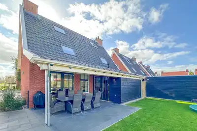 Image de Villa de luxe pour le bien-être, près de la mer