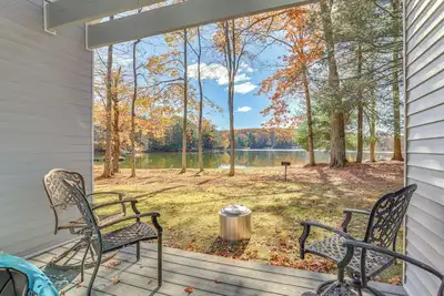 Image de Steps to Lake Tanglwood: Tranquil Wooded Retreat