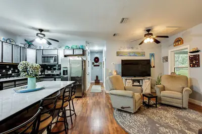 Image de 1/2 Mi to Sapelo River: Family Home w/ Large Yard