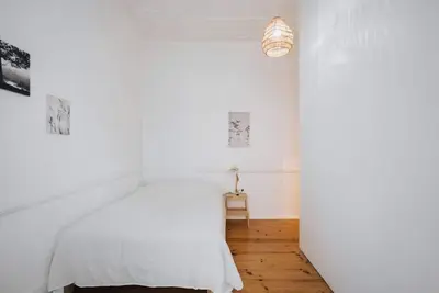 Image de 6 bedroom apartment Located 1 min walking from the most remarkable Lisbon avenue