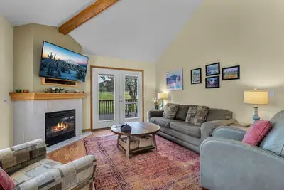 Image de New! Eagle Crest Retreat | 3br Townhome w/ Resort Access—Pet Friendly