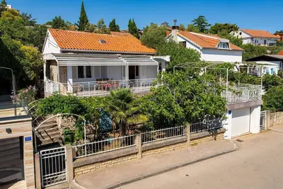 Image de Villa avec piscine à débordement, spa