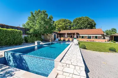 Image de Villas de vacances avec piscine à Kakma