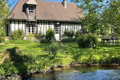 Image de Charmante maison de campagne au milieu d'une ile sur le domaine du Clos Vildor
