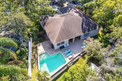 Image de Sunny Groove Oasis: Heated Pool, Playset @Clearwater