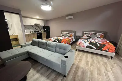 Image de Charming studio steps from the beach with access to pool and outdoor spaces